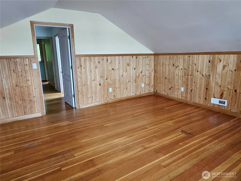 Property photo for 1130 East Bay Drive Ne, Olympia photo 11
