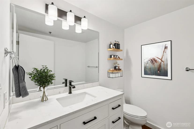 Property photo for 1425 Dexter Avenue N #611, Seattle photo 24