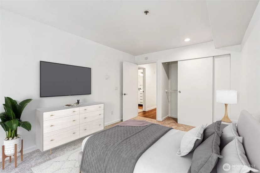 Property photo for 1425 Dexter Avenue N #611, Seattle photo 12