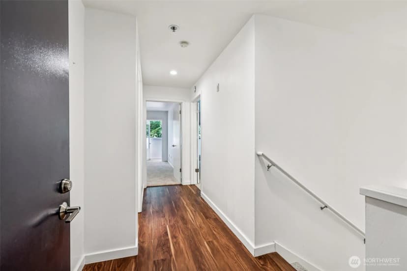 Property photo for 1425 Dexter Avenue N #611, Seattle photo 10