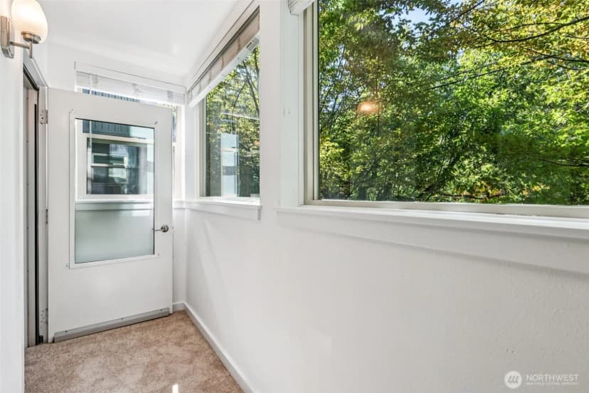 Property photo for 1425 Dexter Avenue N #611, Seattle photo 26