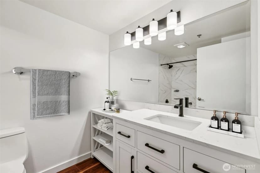 Property photo for 1425 Dexter Avenue N #611, Seattle photo 20