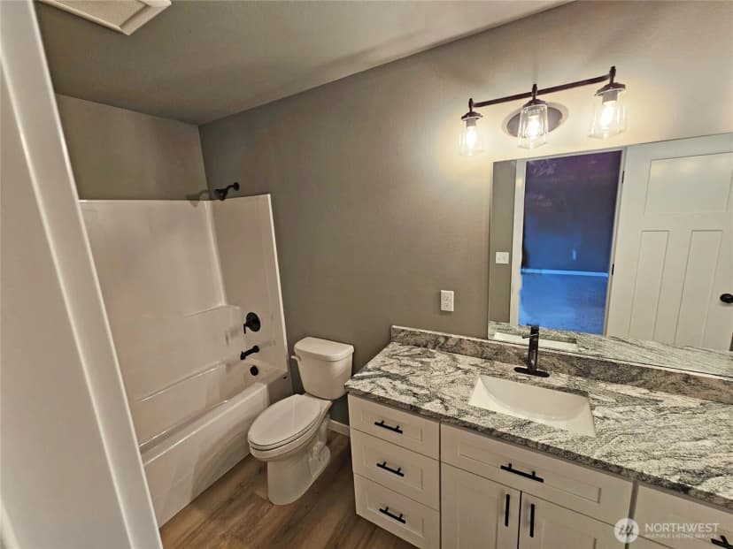 Property photo for 208 S 2nd Street, Oakville photo 7
