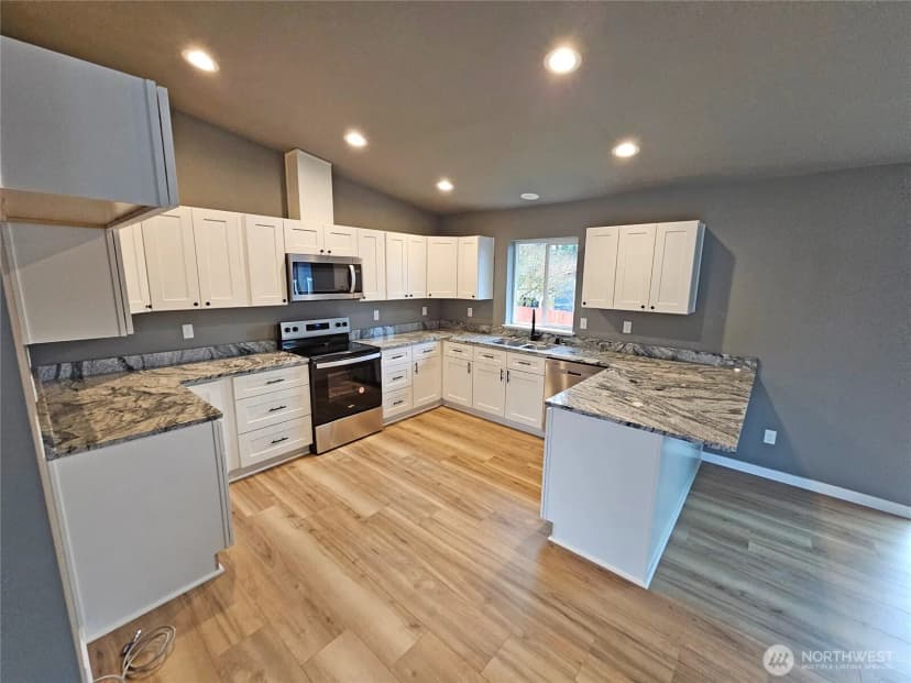 Property photo for 208 S 2nd Street, Oakville photo 13