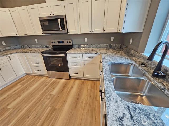 Property photo for 208 S 2nd Street, Oakville photo 2