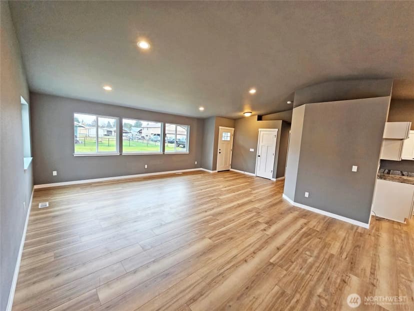 Property photo for 208 S 2nd Street, Oakville photo 5