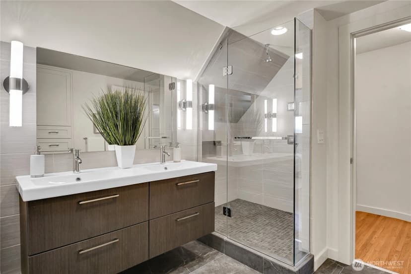 Property photo for 520 Wellington Avenue, Seattle photo 18