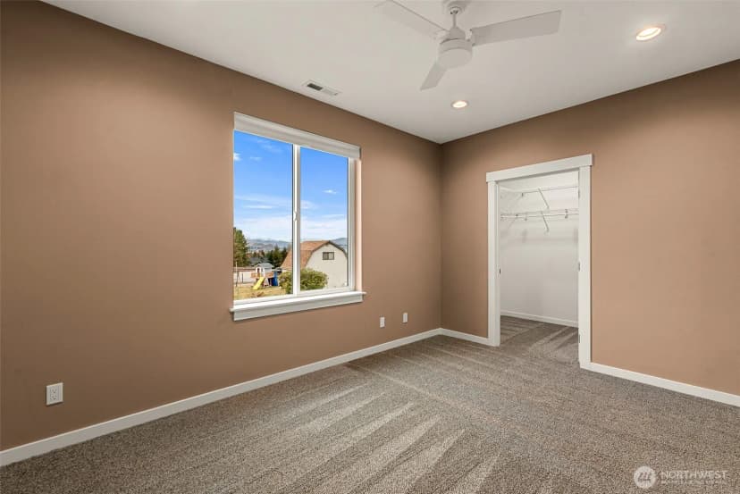 Property photo for 327 23rd Street, East Wenatchee photo 37