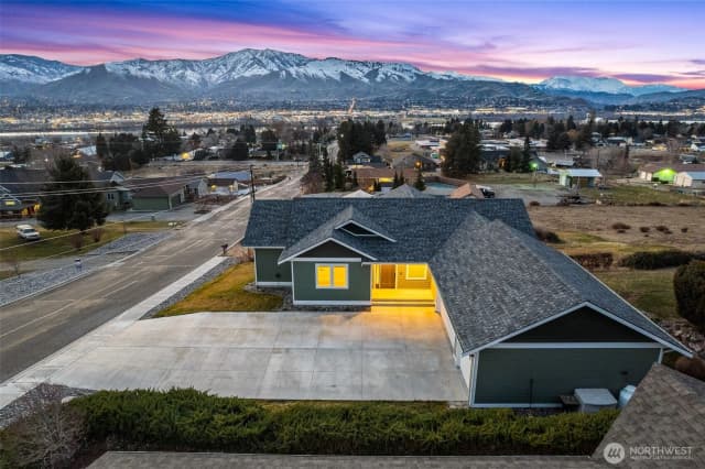 Property photo for 327 23rd Street, East Wenatchee photo 3