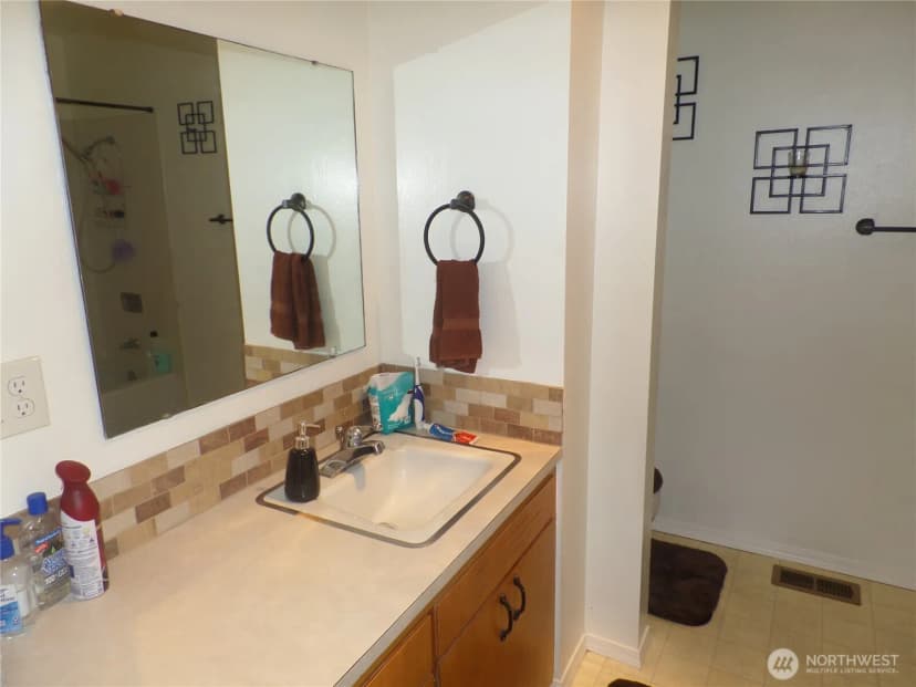 Property photo for 32 Ne Tremont Drive, College Place photo 9