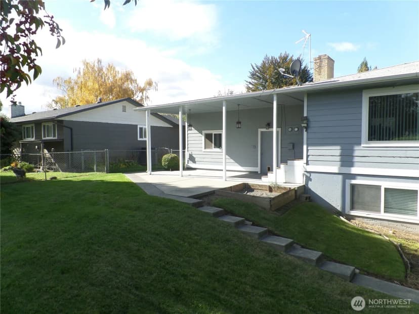 Property photo for 32 Ne Tremont Drive, College Place photo 28