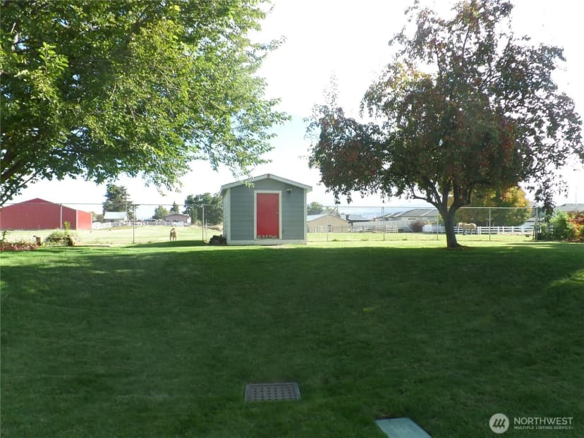 Property photo for 32 Ne Tremont Drive, College Place photo 29