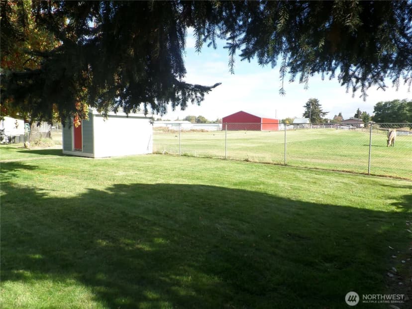 Property photo for 32 Ne Tremont Drive, College Place photo 27