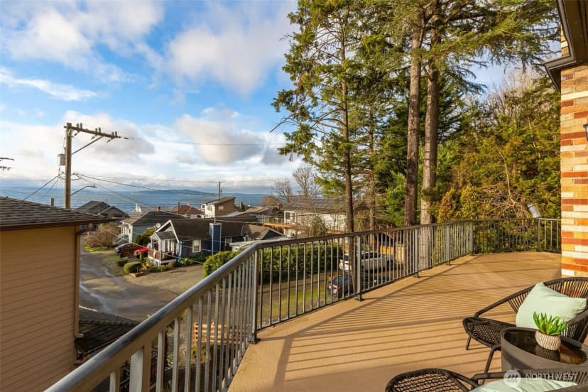 Property photo for 5305 Sw Shore Place, Seattle photo 35