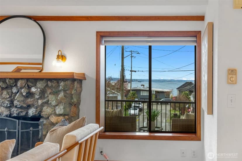 Property photo for 5305 Sw Shore Place, Seattle photo 5