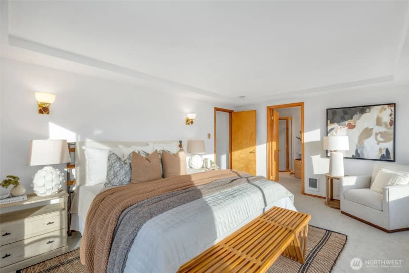 Property photo for 5305 Sw Shore Place, Seattle photo 15