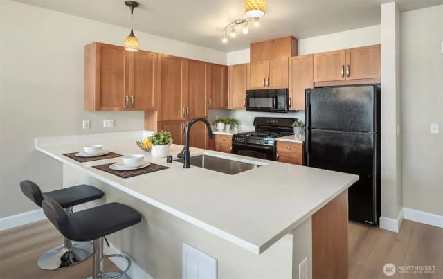 Property photo for 1840 25th Avenue Ne #412, Issaquah photo 5