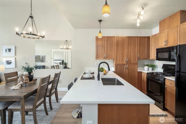 Property photo for 1840 25th Avenue Ne #412, Issaquah photo 4