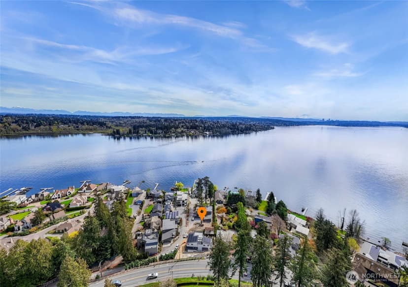 Property photo for 8329 Ne Juanita Drive, Kirkland photo 10