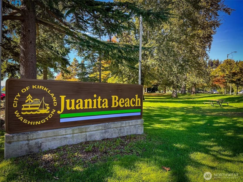 Property photo for 8329 Ne Juanita Drive, Kirkland photo 14