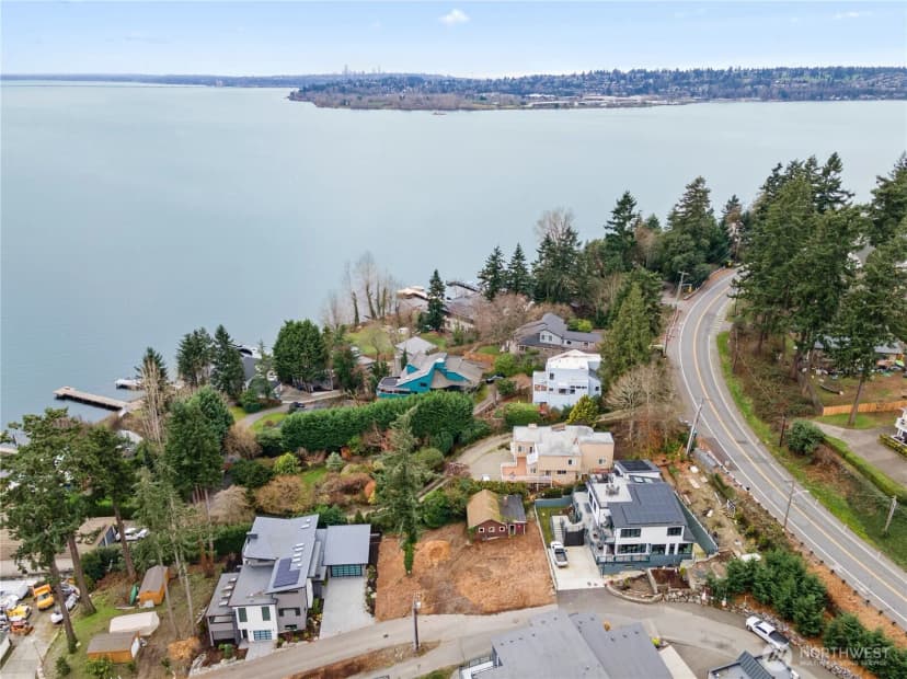 Property photo for 8329 Ne Juanita Drive, Kirkland photo 37