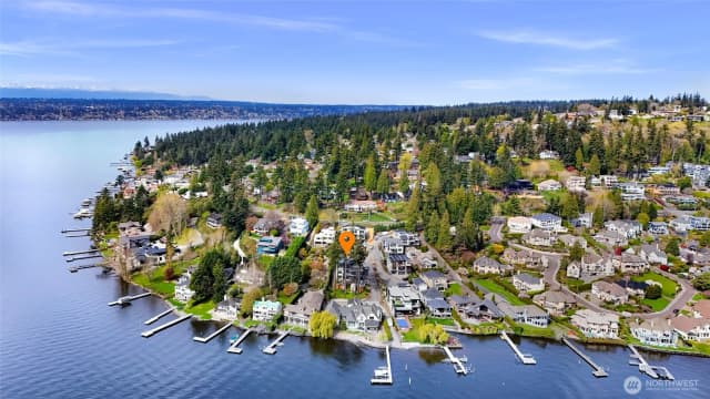 Property photo for 8329 Ne Juanita Drive, Kirkland photo 5