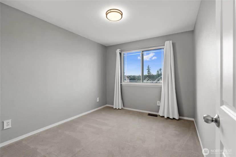 Property photo for 12827 14th Avenue W, Everett photo 28