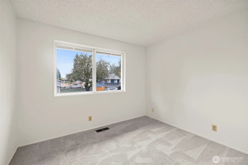Property photo for 2009 Dayton Drive Se, Renton photo 9
