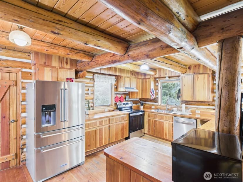 Property photo for 98 Tall Timber Lane, Republic photo 4