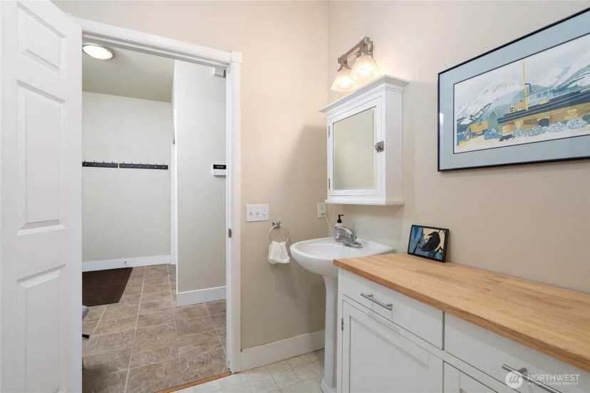 Property photo for 1418 6th Street, Anacortes photo 27