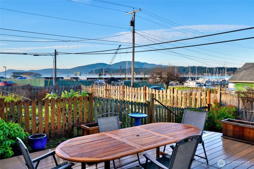 Property photo for 1418 6th Street, Anacortes photo 4