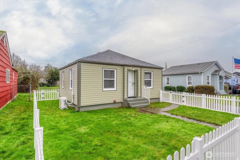 Property photo for 3103 Field Street, Longview photo 2