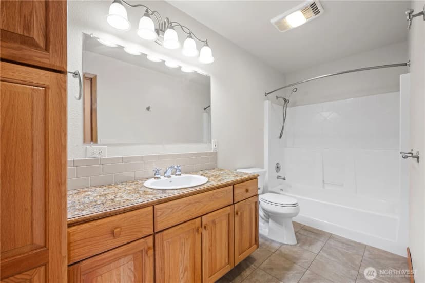 Property photo for 17107 Mill Ln, Long Beach photo 17