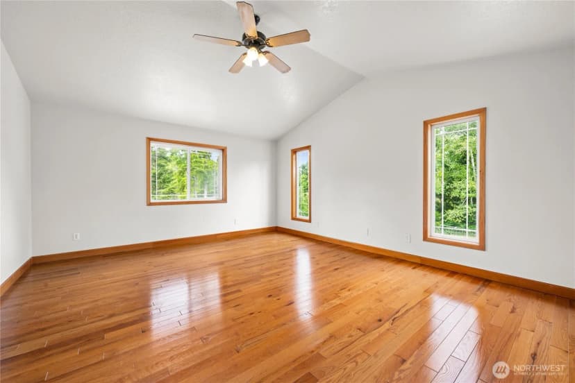 Property photo for 17107 Mill Ln, Long Beach photo 23