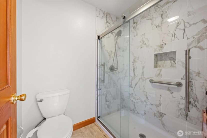 Property photo for 17107 Mill Ln, Long Beach photo 26