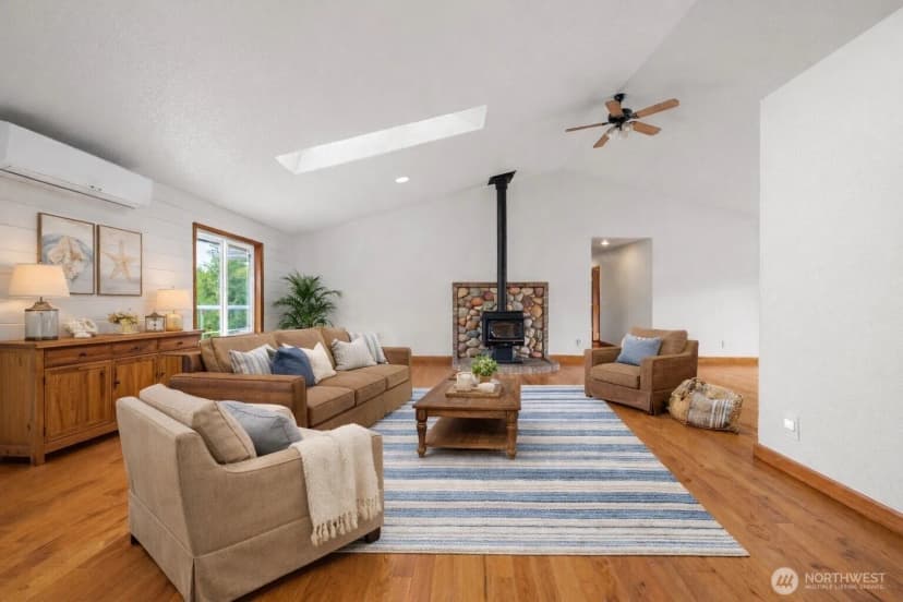 Property photo for 17107 Mill Ln, Long Beach photo 6