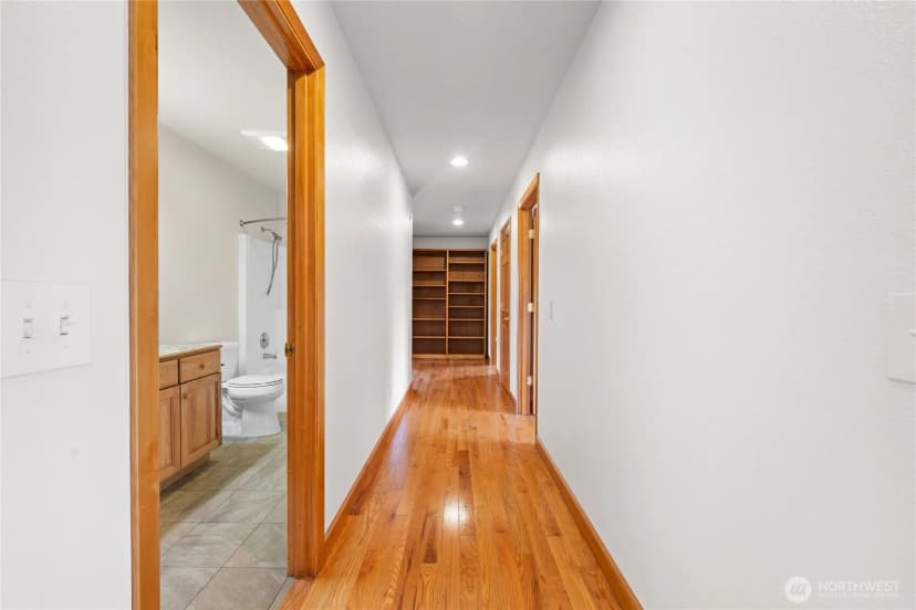 Property photo for 17107 Mill Ln, Long Beach photo 16