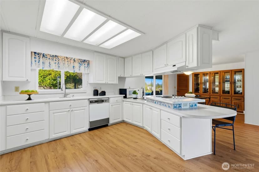 Property photo for 11813 Ne 172nd Street, Bothell photo 9