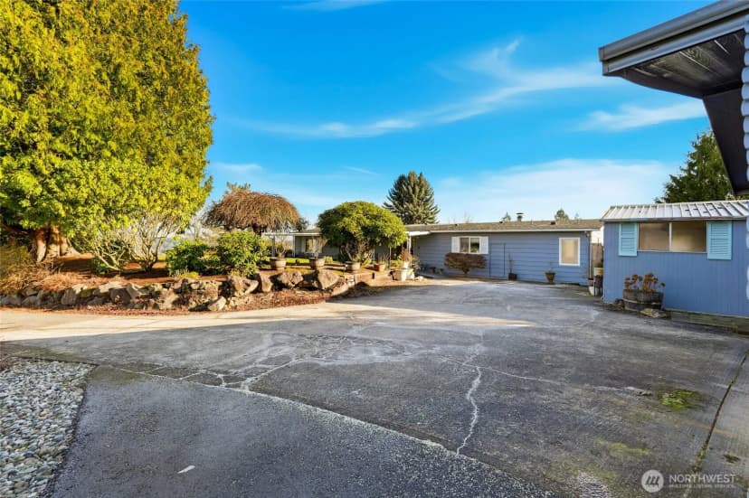 Property photo for 11813 Ne 172nd Street, Bothell photo 29