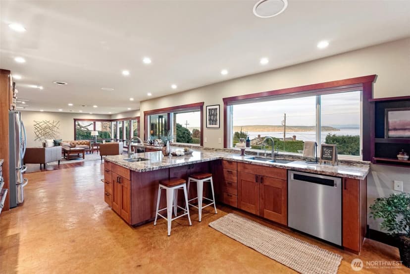 Property photo for 6916 Soundview Drive, Gig Harbor photo 10