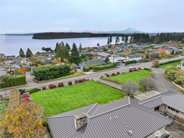 Property photo for 6916 Soundview Drive, Gig Harbor photo 2