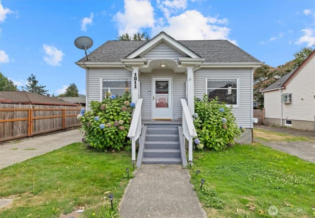 Property photo for 1211 N 3rd Street, Renton