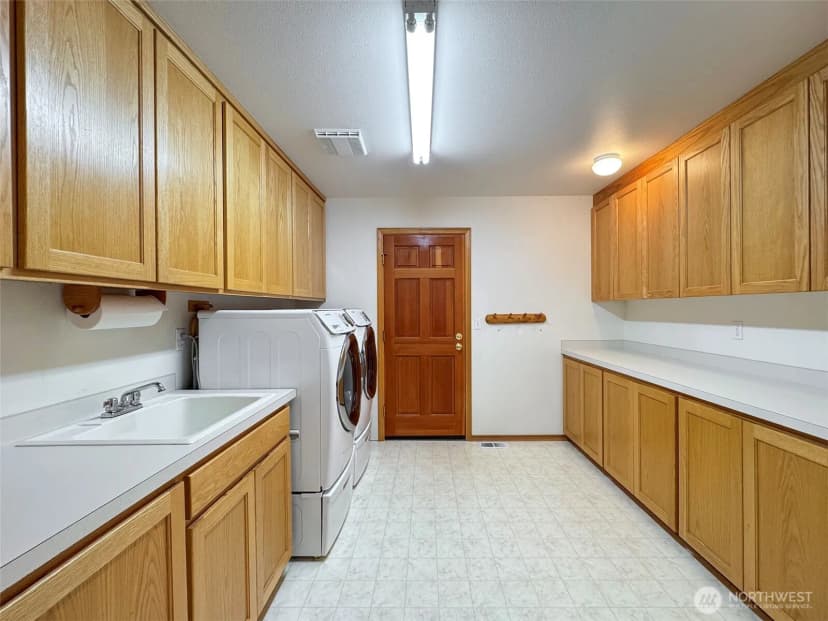 Property photo for 412 Doe Run Road, Sequim photo 37