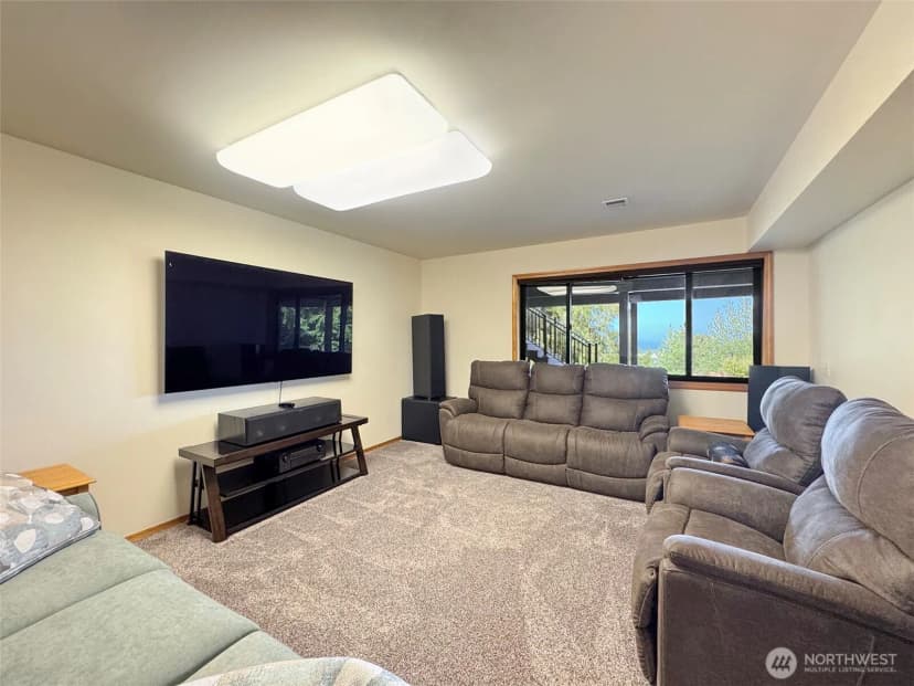 Property photo for 412 Doe Run Road, Sequim photo 36