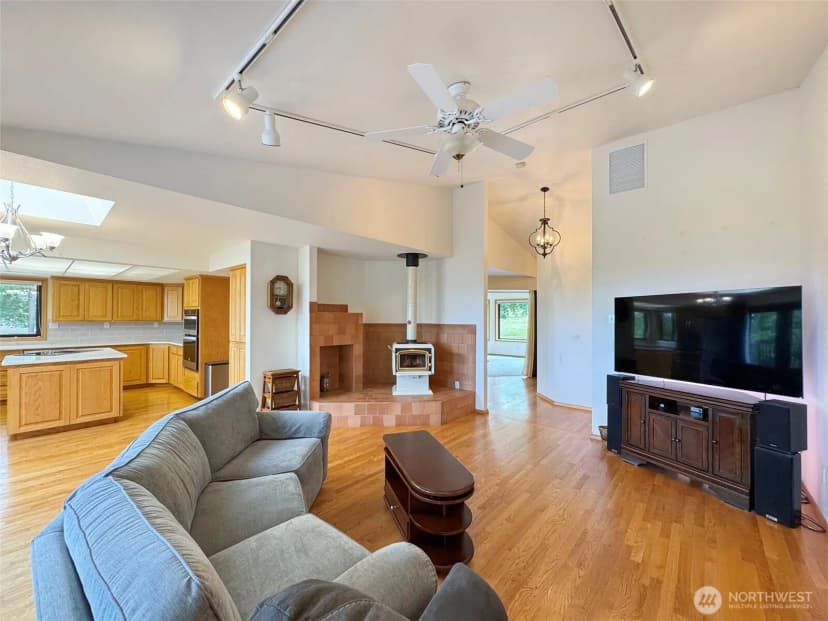 Property photo for 412 Doe Run Road, Sequim photo 8