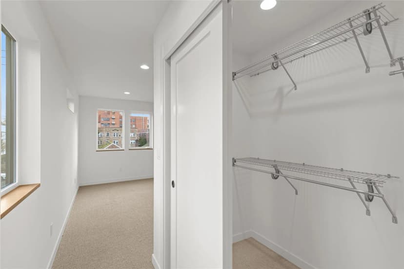 Property photo for 313 17th Avenue E, Seattle photo 24
