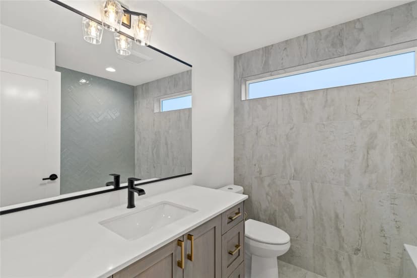Property photo for 313 17th Avenue E, Seattle photo 8