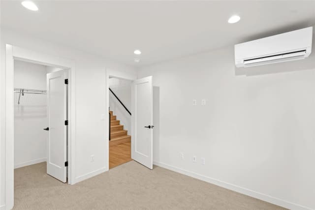 Property photo for 313 17th Avenue E, Seattle photo 5