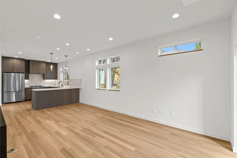 Property photo for 313 17th Avenue E, Seattle photo 12