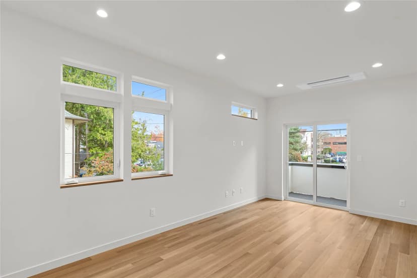 Property photo for 313 17th Avenue E, Seattle photo 21
